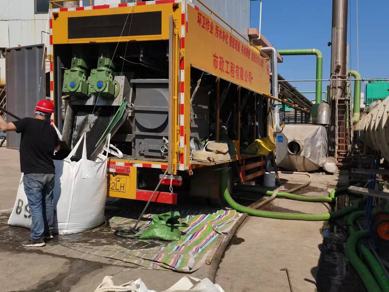 轮台淤泥压干处理